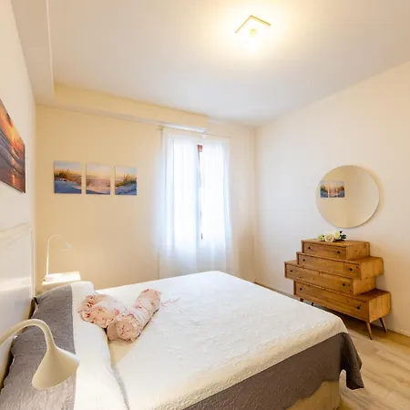 Designer In Porto Azzurro